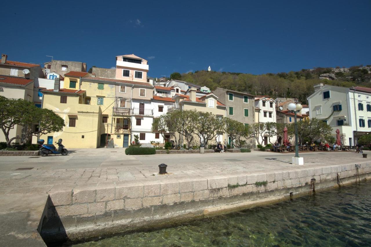 Apartment Sanjin With Sea View Baška Eksteriør billede